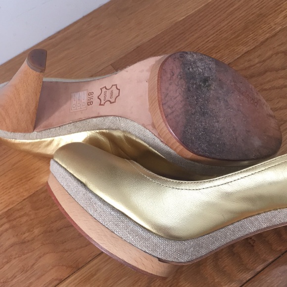 Charles David Gold Platform Pumps - Picture 3 of 8